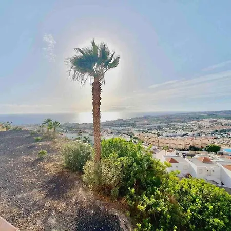 Ocean View, Two Bedroom With Heated Pool In Sunset Complex شقة