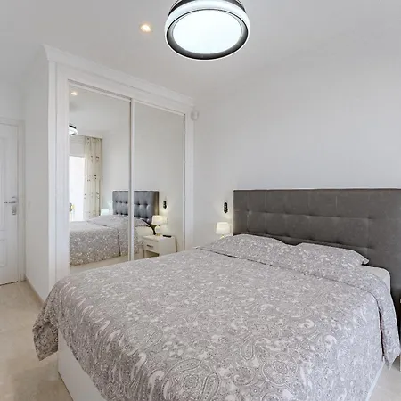 דירה Ocean View, Two Bedroom With Heated Pool In Sunset Complex