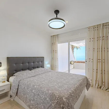 Ocean View, Two Bedroom With Heated Pool In Sunset Complex *